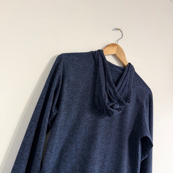 Vuori Halo Performance Hoodie 2.0 Midnight Heather thin stretchy - Picture 6 of 12